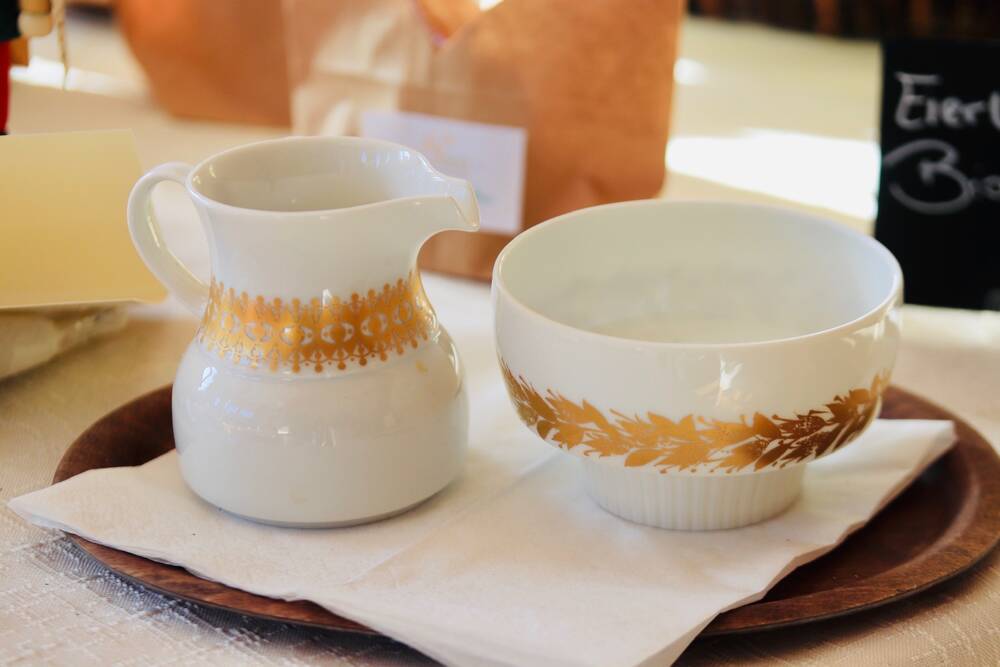 Milch und Zuckerset Weiss mit Goldkranz