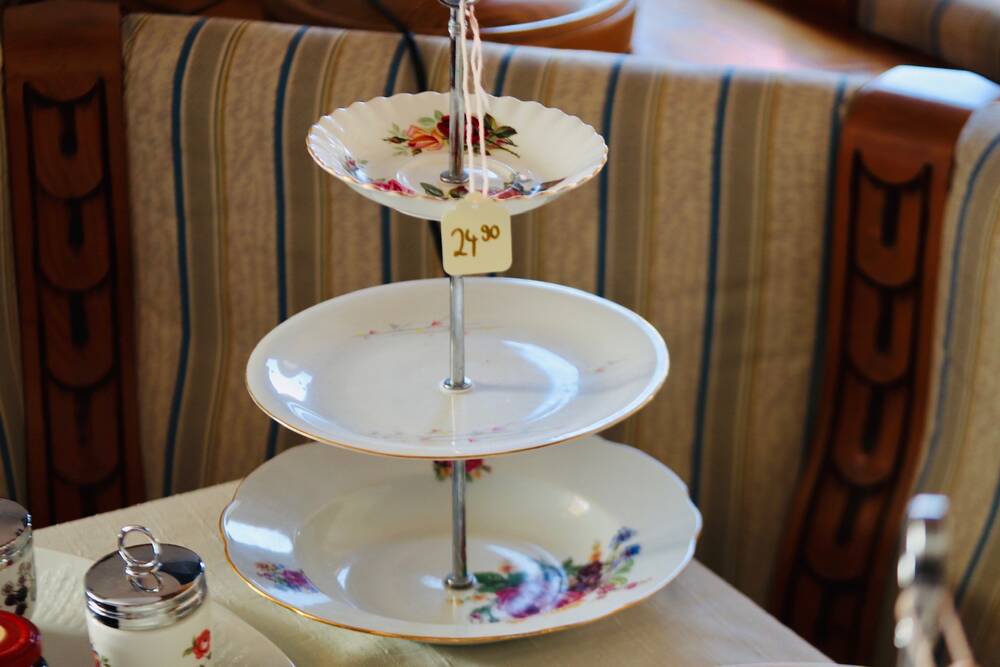 Etagere